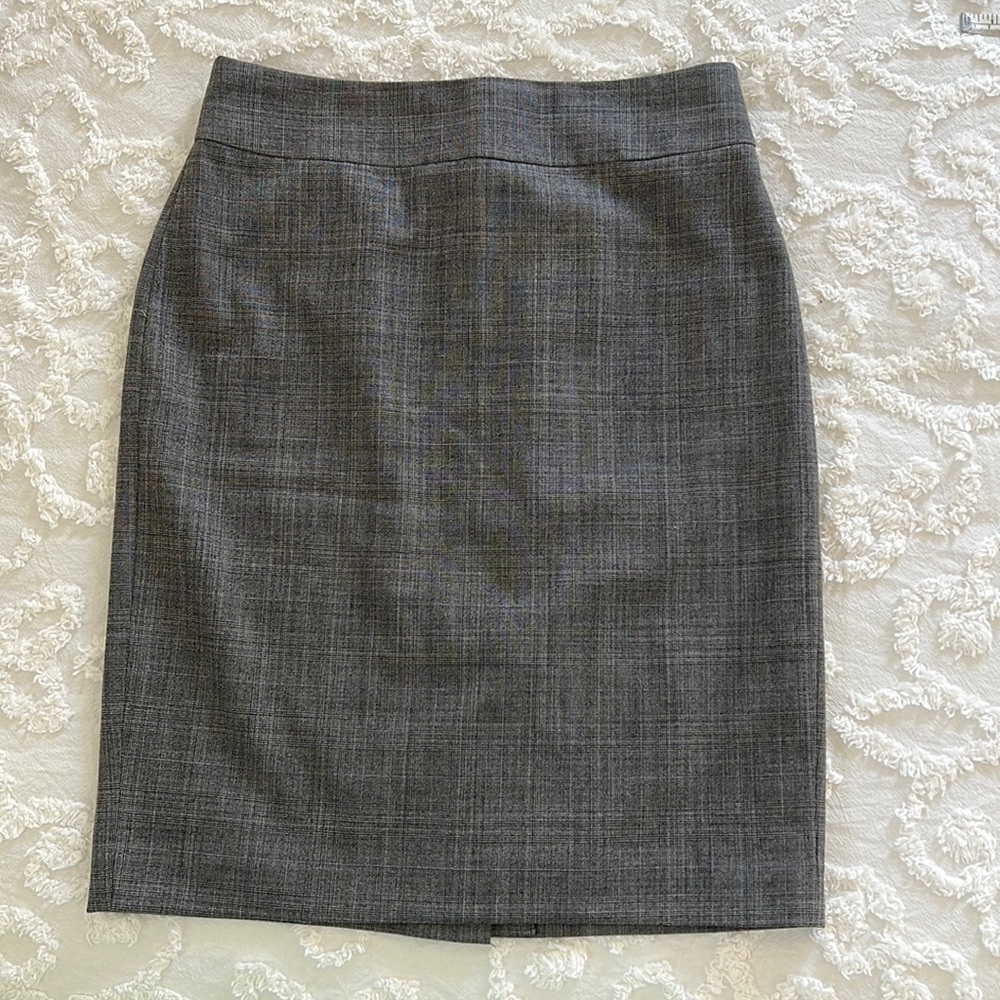 Banana Republic women’s grey pencil skirt size 4